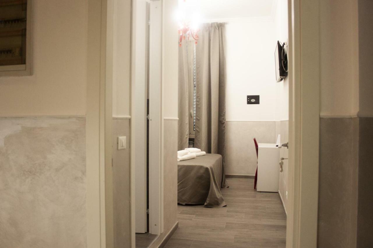 Rubino Guest House Рим Екстериор снимка